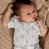 Lil' Atelier lühikeste varrukatega body Duna Slim Coconut Milk Strawberry NBFRACHELLO